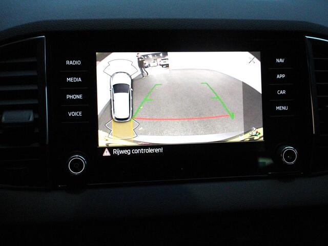 Skoda Karoq 1.5 TSI 150pk Automaat Ambition Skoda Karoq 1.5 TSI 150pk DSG Ambition | Navigatie | Apple Carpla/Android Auto | Camera | Climate Control | Adaptive Cruise control | Lichtmetalen Velgen