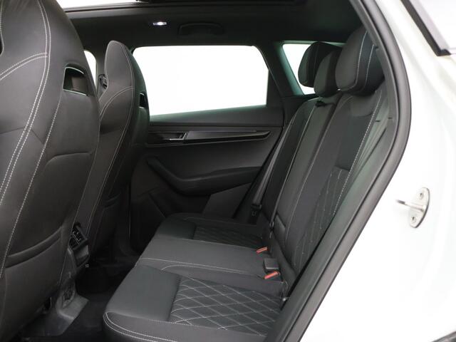 Skoda Karoq 1.5 TSI Sportline Business Automaat 150PK Sportpakket Panorama Nieuwe Banden