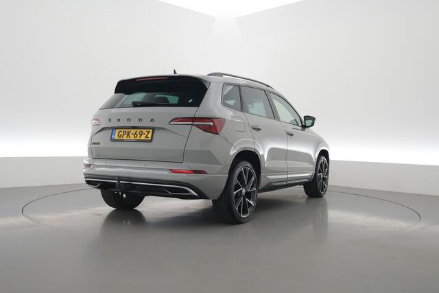 Skoda Karoq 1.5 TSI ACT Sportline | Leder | Elek. Trekhaak | Standkachel | 19'' | Camera | 4x Stoel- Stuurverw. | Apple CarPlay | Digi. Cockpit