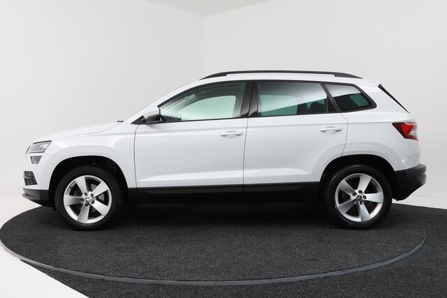 Skoda Karoq 1.5 TSI ACT Style (TREKHAAK, CAMERA, NAVIGATIE CARPLAY, CRUISE CONTROL, PARKEERSENSOREN)