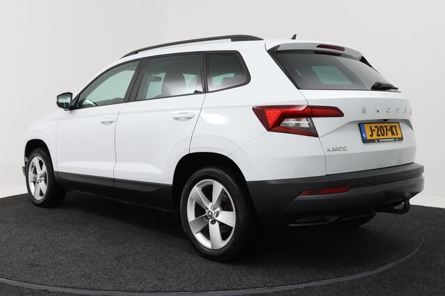 Skoda Karoq 1.5 TSI ACT Style (TREKHAAK, CAMERA, NAVIGATIE CARPLAY, CRUISE CONTROL, PARKEERSENSOREN)