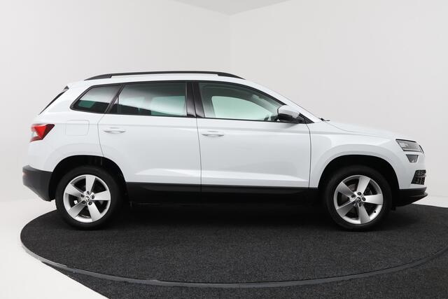 Skoda Karoq 1.5 TSI ACT Style (TREKHAAK, CAMERA, NAVIGATIE CARPLAY, CRUISE CONTROL, PARKEERSENSOREN)