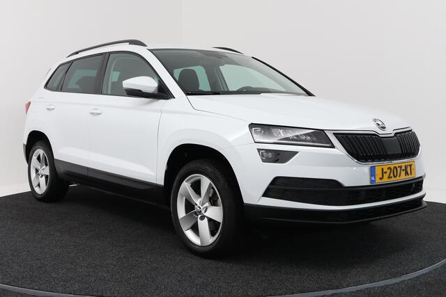 Skoda Karoq 1.5 TSI ACT Style (TREKHAAK, CAMERA, NAVIGATIE CARPLAY, CRUISE CONTROL, PARKEERSENSOREN)
