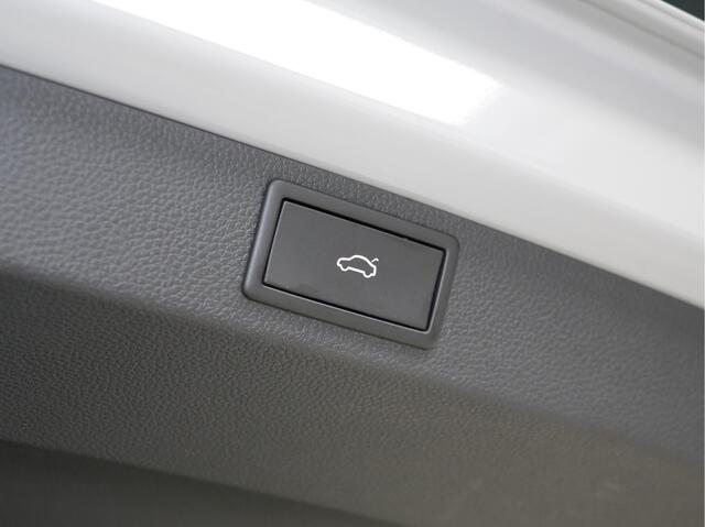 Skoda Karoq 1.5 150pk TSI ACT Sportline Business Panoramadak Camera Elektr. klep 122