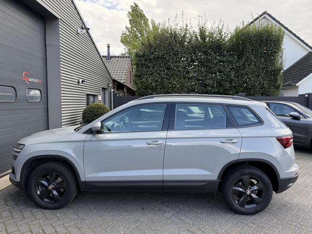 Skoda Karoq 2.0 TDI DSG | Navigatie | Camera | DAB | Lichtmetalen Velgen | Trekhaak |
