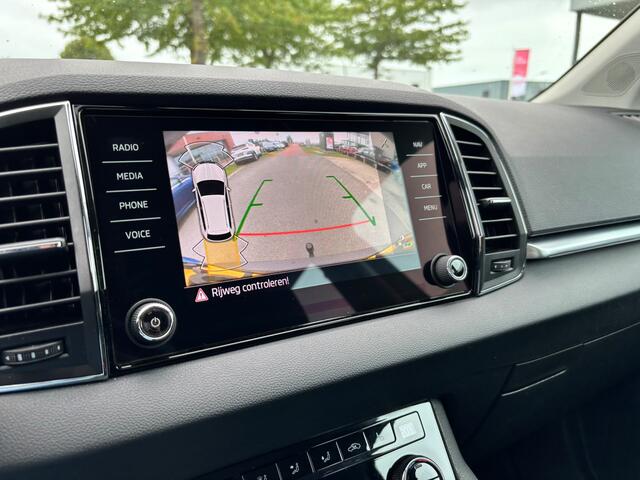 Skoda Karoq BWJ 2021 1.5 TSI 150 PK ACT Business Edition Plus AUTOMAAT | TREKHAAK | FULL LED | STOELVERW. | CAMERA | KEYLESS | CARPLAY + ANDROID | NAVI | CLIMA | CRUISE | LMV | PDC