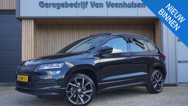 Skoda Karoq 1.5 TSI 150PK Sportline Business *Black Style* Pano.Dak Canton Virtual Stoel/Stuurverwarming Trekhaak 19inch LM *NL auto* 97549km!
