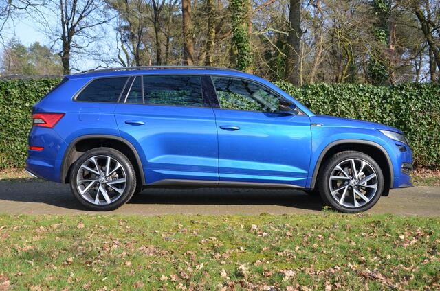 Skoda Kodiaq 1.5 TSI Sportline Business 7 Persoons Navi/Led/Ecc/Pdc/Achteruitrij-camera/Stoelverwarming/Panoramadak/Half-Leer/Privacy-Glass/Cruise control adaptief/Elektrisch verstelb. bestuurdersstoel met geheugen/Trekhaak-Wegklapbaar/Canton