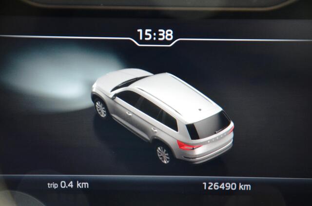 Skoda Kodiaq 1.5 TSI Sportline Business 7 Persoons Navi/Led/Ecc/Pdc/Achteruitrij-camera/Stoelverwarming/Panoramadak/Half-Leer/Privacy-Glass/Cruise control adaptief/Elektrisch verstelb. bestuurdersstoel met geheugen/Trekhaak-Wegklapbaar/Canton