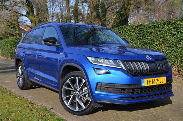 Skoda Kodiaq 1.5 TSI Sportline Business 7 Persoons Navi/Led/Ecc/Pdc/Achteruitrij-camera/Stoelverwarming/Panoramadak/Half-Leer/Privacy-Glass/Cruise control adaptief/Elektrisch verstelb. bestuurdersstoel met geheugen/Trekhaak-Wegklapbaar/Canton