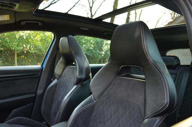Skoda Kodiaq 1.5 TSI Sportline Business 7 Persoons Navi/Led/Ecc/Pdc/Achteruitrij-camera/Stoelverwarming/Panoramadak/Half-Leer/Privacy-Glass/Cruise control adaptief/Elektrisch verstelb. bestuurdersstoel met geheugen/Trekhaak-Wegklapbaar/Canton