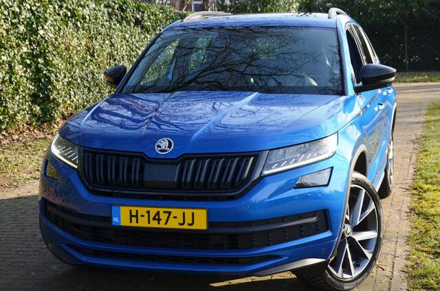 Skoda Kodiaq 1.5 TSI Sportline Business 7 Persoons Navi/Led/Ecc/Pdc/Achteruitrij-camera/Stoelverwarming/Panoramadak/Half-Leer/Privacy-Glass/Cruise control adaptief/Elektrisch verstelb. bestuurdersstoel met geheugen/Trekhaak-Wegklapbaar/Canton