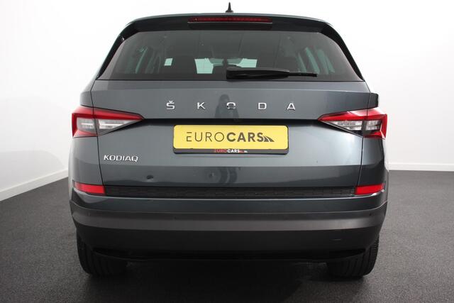Skoda Kodiaq 1.5 TSI 150pk Automaat Style 7p. Navigatie Apple Carplay/Android Auto Adaptive Cruise Control Parkeersensoren Camera Elektrische achterklep Stoel- en stuurverwarming Virtual Cockpit Keyless Entry/Start Ledverlichting Getinte ramen Climate Control