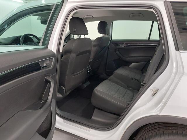 Skoda Kodiaq 2.0 TSI DSG 4x4 Style Business Wegklapbare trekhaak - Adaptieve Cr.control - Elektr.achterklep - Keyless entry - NL auto