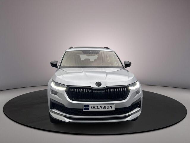 Skoda Kodiaq Sportline Business 7p. 1.5 TSI 150pk DSG Automaat Trekhaak, 3e zitrij, Panoramadak, Cruise control, Navigatie, Achteruitrijcamera, Stuurwiel verwarmd, Stoelverwarming