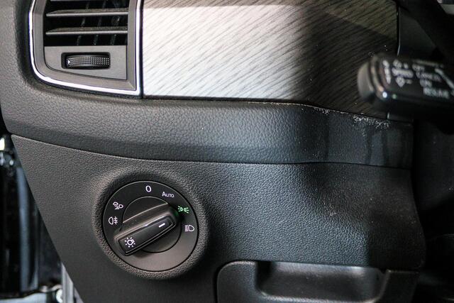 Skoda Kodiaq 1.5 TSI Style, Business, 7-Persoons, Trekhaak, Panoramadak, Navigatie, Apple CarPlay/Android Auto, Schuif/Kanteldak, Achteruitrijcamera, Climate Control, Bluetooth, Stoelverwarming, Stuurverwarming