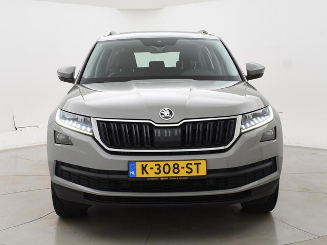 Skoda Kodiaq 1.5 TSI 7-PERSOONS STEEL GREY + TREKHAAK | PANORAMA | ADAPTIVE CRUISE | STUUR/STOELVERWARMING