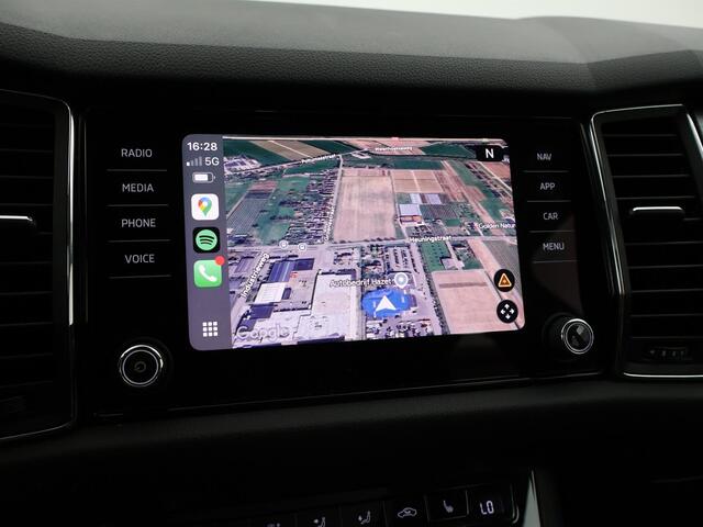 Skoda Kodiaq 1.5 TSI 7-PERSOONS STEEL GREY + TREKHAAK | PANORAMA | ADAPTIVE CRUISE | STUUR/STOELVERWARMING