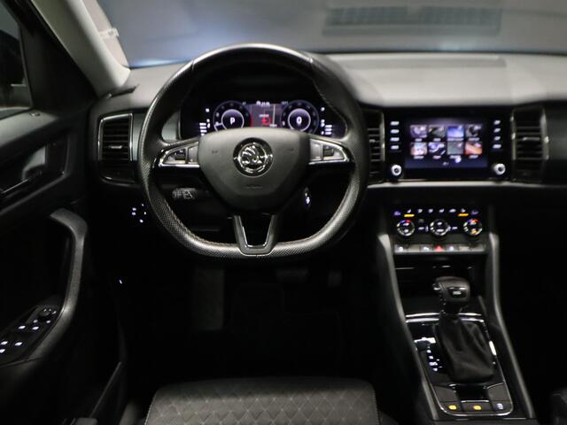 Skoda Kodiaq 1.5 TSI Sport Business [CARPLAY, SCHUIFKANTELDAK, CAMERA, PDC, ADAPTIVE CRUISE CONTROL, CANTON AUDIO, TREKHAAK, DIGITAL DASH, STOELVERWARMING, FLIPPERS,ELEKTRISCHE ACHTERKLEP, HALF LEDER,