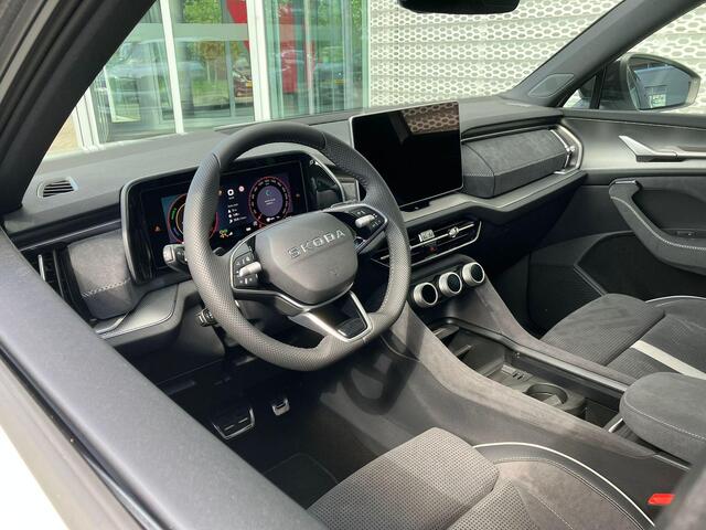 Skoda Kodiaq Sportline Business 1.5 TSI PHEV 204 pk DSG | Automaat | Trekhaak | Panorama dak | 19'' Lichtmetalen velgen |