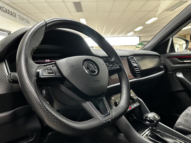 Skoda Kodiaq 1.5 TSI Sportline Business/ Automaat!/ 20'' LMV/ Zwarte-Hemel/ Virtual Cockpit/ Camera/ Keyless-GO/ LED Koplampen/ Lane-Assist./ Half Leder - Alcantara/ Apple + Android/ DAB+/ Stoelverw./ Elek. Stoel(en) + Memory.
