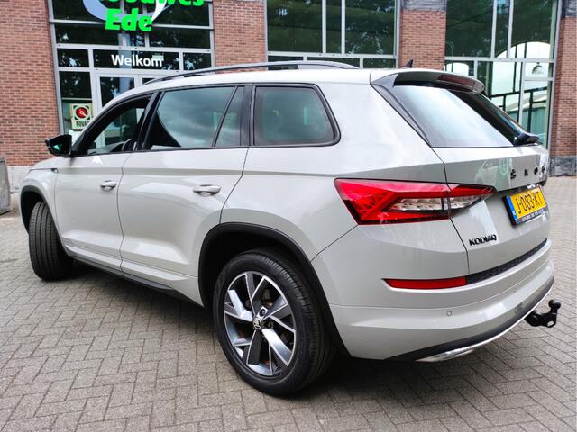 Skoda Kodiaq 1.5 TSI DSG Sportline Business Wegklapbare trekhaak - Achteruitrijcamara - Leder/Alcantara - NL auto - Dealer onderhouden