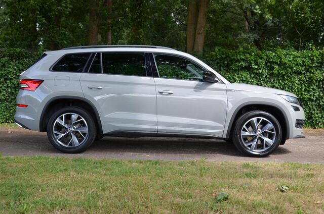 Skoda Kodiaq 1.5 TSI Sportline Business Navi/Led/Ecc/Pdc/Achteruitrij-camera/Stoelverwarming/Half-Leer/Privacy-Glass/Cruise control adaptief/Elektrisch verstelb. bestuurdersstoel met geheugen/Virtual Cockpit