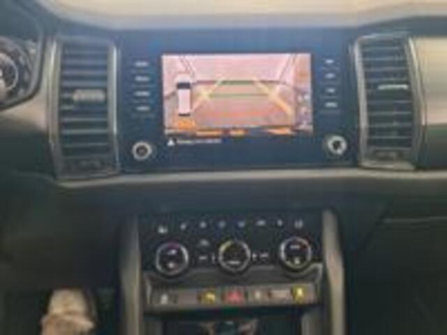 Skoda Kodiaq 1.5 TSI Business Edition, 7-Persoons, Trekhaak draaibaar, Virtual Cockpit,