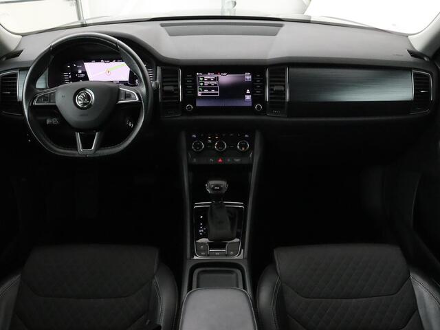 Skoda Kodiaq 1.5 TSI Business Edition | Panoramadak | Stoelverwarming | Adaptive cruise | Trekhaak | Virtual Cockpit | Canton Sound | Keyless | Camera | Navigatie | Carplay | 19'' lichtmetalen velgen