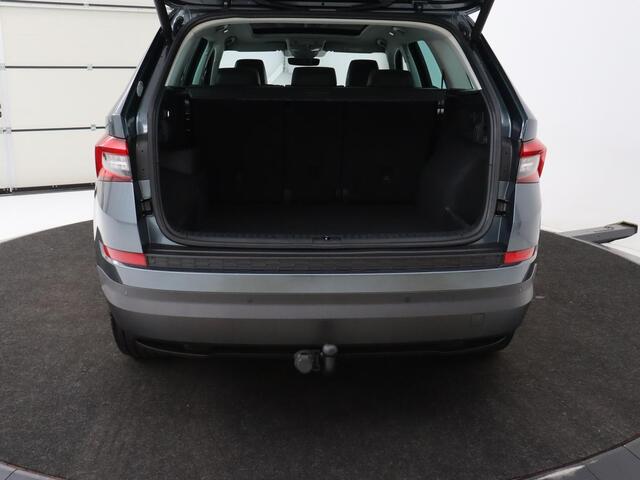 Skoda Kodiaq 1.5 TSI Business Edition | Panoramadak | Stoelverwarming | Adaptive cruise | Trekhaak | Virtual Cockpit | Canton Sound | Keyless | Camera | Navigatie | Carplay | 19'' lichtmetalen velgen