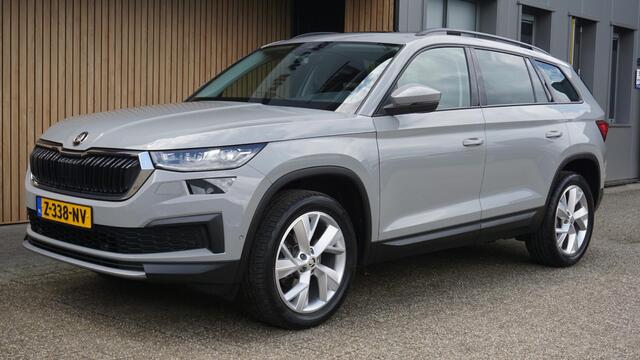 Skoda Kodiaq 1.5 TSI 150pk DSG Business Edition Plus Pano.Dak Trekhaak Virtual Cockpit 4xStoelvw+Stuur 19inch LM *Zeer Nette Skoda* Steel Grey