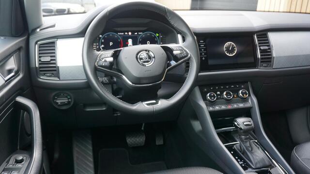 Skoda Kodiaq 1.5 TSI 150pk DSG Business Edition Plus Pano.Dak Trekhaak Virtual Cockpit 4xStoelvw+Stuur 19inch LM *Zeer Nette Skoda* Steel Grey