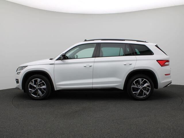 Skoda Kodiaq 1.5 TSI Sportline Business 7p. 150PK DSG Pano-Schuifdak, Adaptieve Cruise Controle, Navi, Keyless, Side Assist, Virtual Pedal, Memorystoel, Stoelverwarming, Trekhaak, 18" LM Velgen