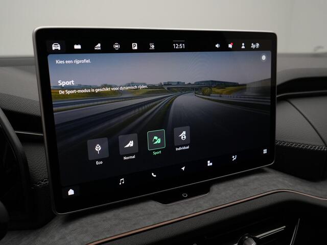 Skoda Kodiaq 1.5 TSI PHEV 204 pk DSG Selection | Panoramadak | Trekhaak | Leder | Geheugenstoelen | Head-up display | Stuur-/achterbankverwarming