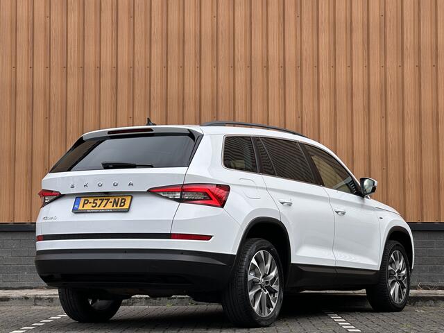 Skoda Kodiaq 1.5 TSI Sportline Business | Adaptieve Cruise Control | Achteruitrijcamera | Keyless Go/Entry | Sfeerverlichting | Stoelverwarming | Apple Carplay/Android Auto | Parkeersensoren | Stuurverwarming |