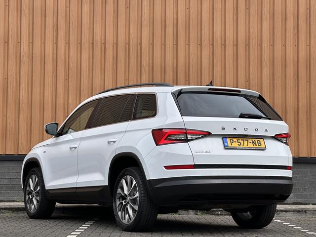 Skoda Kodiaq 1.5 TSI Sportline Business | Adaptieve Cruise Control | Achteruitrijcamera | Keyless Go/Entry | Sfeerverlichting | Stoelverwarming | Apple Carplay/Android Auto | Parkeersensoren | Stuurverwarming |