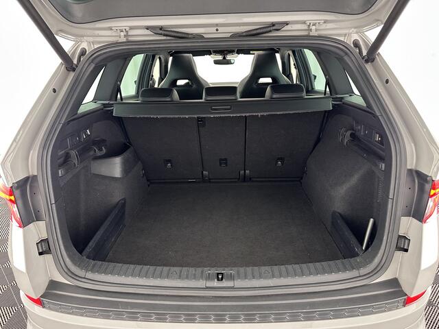 Skoda Kodiaq 1.5 TSI Sportline Business Aut. *PANO | LEATHER-ALCANTARA | FULL-LED | MEMORY-PACK | CANTON-SOUND | CAMERA | KEYLESS | DIGI-COCKPIT | SPORTSEATS | DAB+ | AMBIENT-LIGHT | CARBON | TOWBAR | 20''ALU*