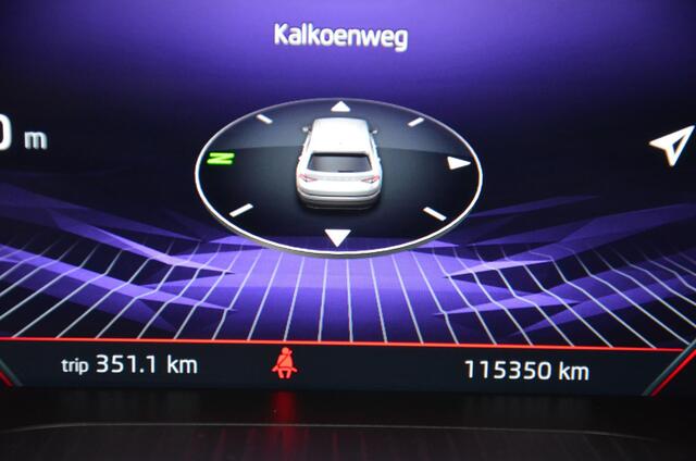 Skoda Kodiaq 1.5 TSI Sportline Business 7 Persoons. Navi/Led/Ecc/Pdc/Achteruitrij-camera/Stuur&Stoelverwarming/Half-Leer/Panoramadak/Privacy-Glass/Cruise control adaptief/Elektrisch verstelbare stoelen/Wegklapbare Trekhaak