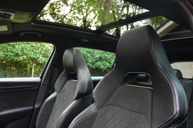 Skoda Kodiaq 1.5 TSI Sportline Business 7 Persoons. Navi/Led/Ecc/Pdc/Achteruitrij-camera/Stuur&Stoelverwarming/Half-Leer/Panoramadak/Privacy-Glass/Cruise control adaptief/Elektrisch verstelbare stoelen/Wegklapbare Trekhaak
