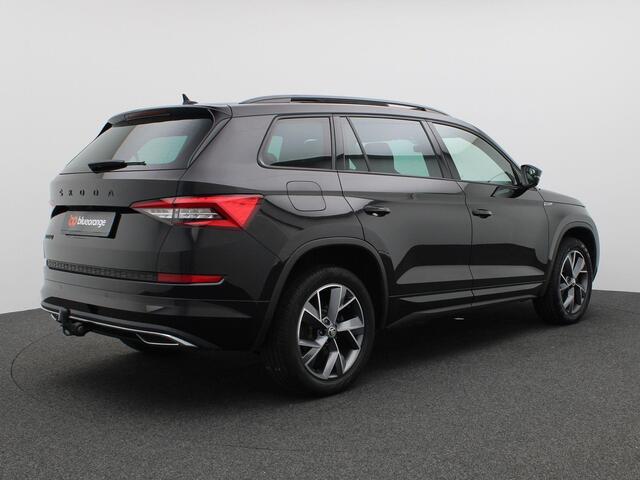 Skoda Kodiaq 1.5 TSI Sportline Business 7p. 150PK DSG Pano-Schuifdak, Trekhaak, Adaptieve Cruise Control, Memorystoel, Elektr. Achterklep, Keyless, Stoelverwarming, 19" LM Velgen, Achteruitrijcamera, Navi