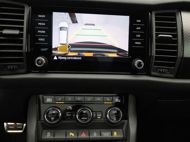 Skoda Kodiaq 1.5 TSi 150 Pk Automaat Sportline Business 7 Pers | Adaptive Cruise | Panoramadak | Navigatie | Climate Control | Stoelverwarming | Trekhaak | 86.216 Km!!