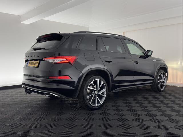 Skoda Kodiaq 1.5 TSI Sportline Business [ 7-Pers. ] (INCL.BTW) Aut. *LEATHER-MICROFIBRE | FULL-LED | ADAPTIVE-CRUISE | MEMORY-PACK | DIGI-COCKPIT | NAVI-FULLMAP | CAMERA | DAB+ | AMBIENT-LIGHT | KEYLESS | CARPLAY | 20''ALU | TOWBAR*