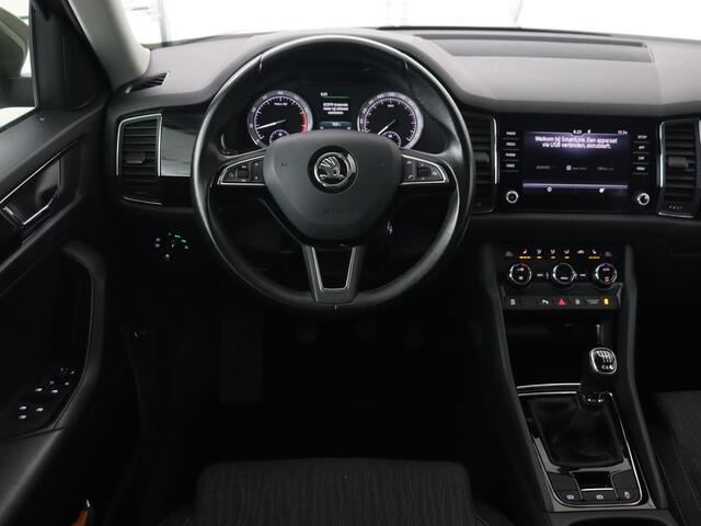 Skoda Kodiaq 1.4 TSI 4x4 Style | Panoramadak | Trekhaak | Stoelverwarming | Camera | Carplay | 19'' | DAB | Navigatie | Keyless | Full LED | Climate control | Parkeerhulp | Cruise control