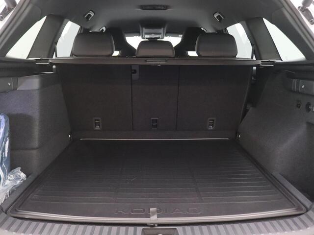 Skoda Kodiaq 1.5 TSI PHEV Sportline Business 204PK DSG Matrix-LED Verlichting, Alarm, Winterpakket, Trekhaak, 20" LM Velgen, Side Assist, Navi, Keyless, Memorystoel