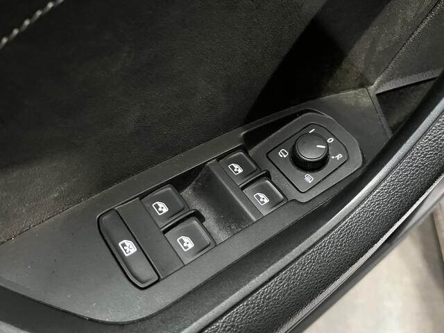 Skoda Kodiaq 1.5 TSI Ambition / CAMERA/ PARK. SENSOREN/ KEYLESS/ LED/ ELEK. ACHTERKLEP/ KEYLESS/ SMARTLINK/ STOELVERWARM./ ADAPT. CRUISE/ TRAVEL ASSIST/ NAVI/ CLIMA/ DAB/ 17" LMV