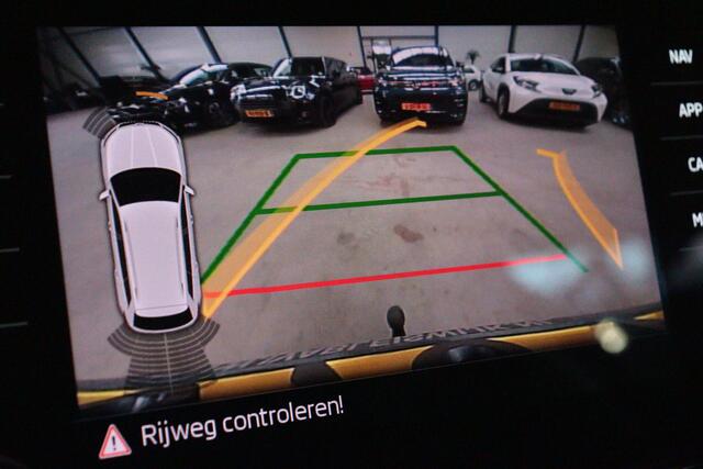 Skoda Kodiaq 1.5 TSI Style Business 7 pers. Automaat | NAVI | CAMERA + PDC | CRUISE | TREKHAAK | EXTRA WINTERSET |