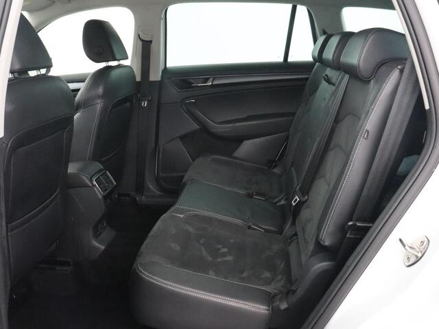 Skoda Kodiaq 1.5 TSI Limited Business Edition 7-persoons | Panoramadak | Adaptive cruise | Trekhaak | Stoelverwarming | Leder/Alcantara | Canton Sound | Keyless | Camera | Carplay | 19'' | Navigatie