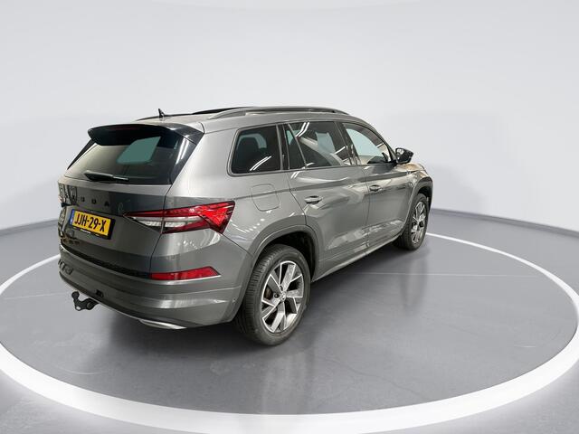 Skoda Kodiaq 1.5 TSI 150pk DSG Sportline 7p. · Panoramadak · Keyless · Camera · Elek. Trekhaak · Apple/Android Car Play · 7. Persoons · 19'' Inch ·