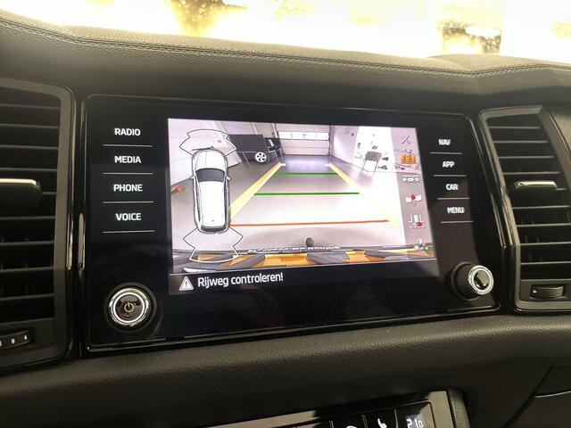 Skoda Kodiaq 1.5 TSI 150pk DSG Sportline 7p. · Panoramadak · Keyless · Camera · Elek. Trekhaak · Apple/Android Car Play · 7. Persoons · 19'' Inch ·