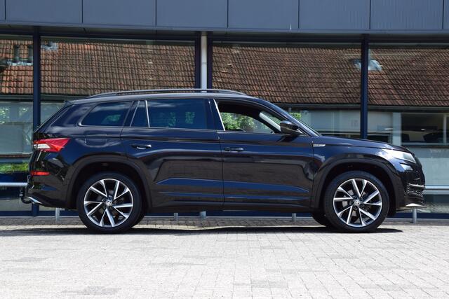 Skoda Kodiaq 1.5 TSI 150PK Sportline Business DSG Automaat | Org. NL | incl. BOVAG Garantie | Trekhaak | Virtual Cockpit | Stoelverwarming | Camera | 20'' Velgen | Adaptive Cruise Control | Elektrische Kofferklep |